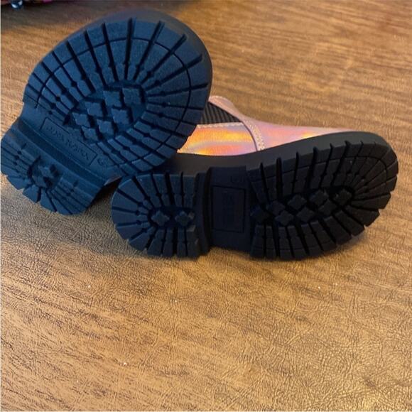 Old Navy Pink Metallic Faux Leather Chelsea Boots - Picture 8 of 12